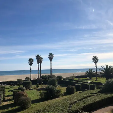 Bleu Indigo - T3- Terrasse- Vue Et Montagne - Piscine - Clim- Wifi -parking شقة